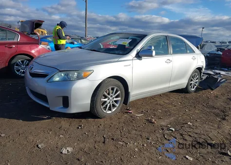 2011 Toyota Camry Hybrid z USA, uszkodzony, nr VIN 4T1BB3EK3BU126441